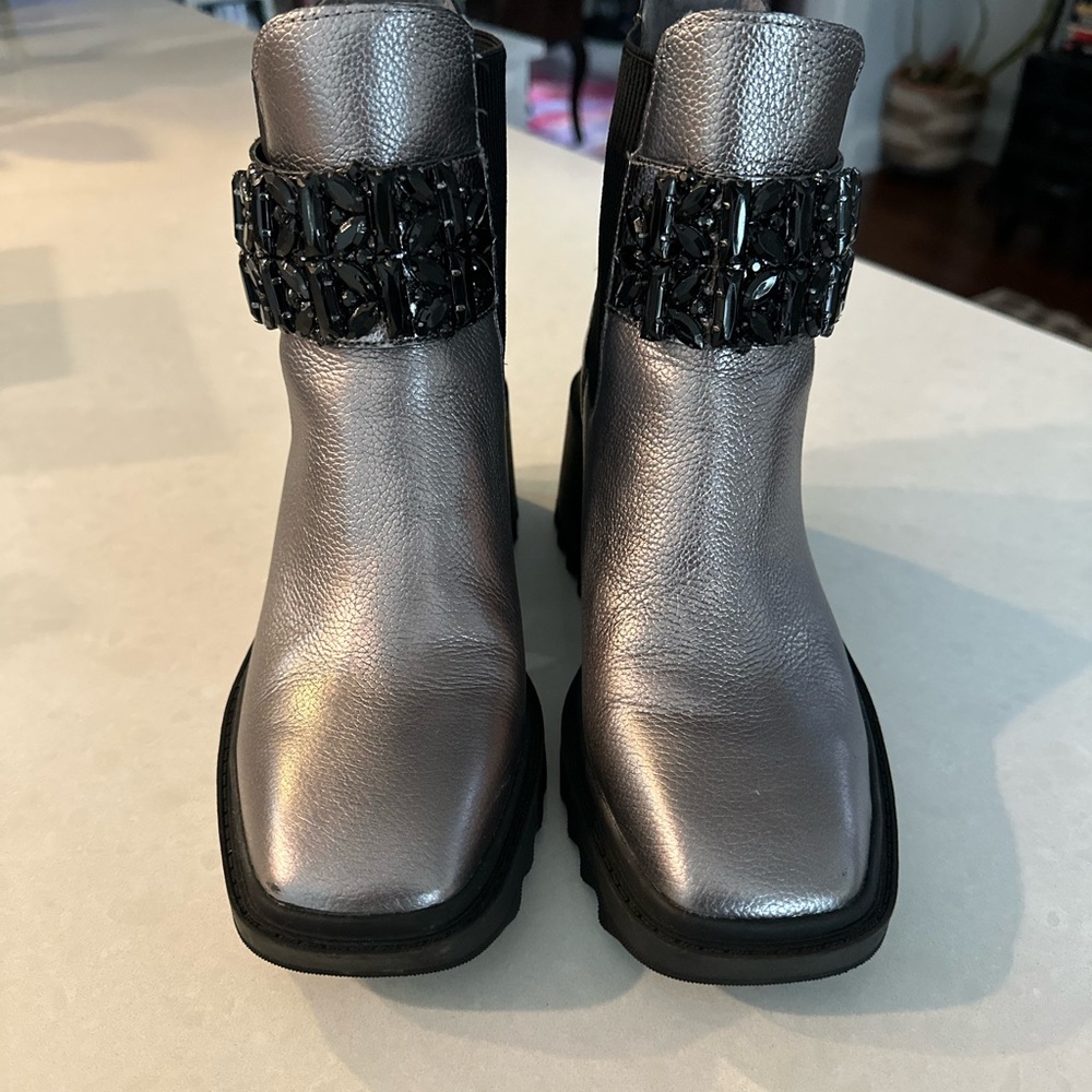 KARL LAGERFELD PARIS Pippa Crystal Embellished Platform Boot | Gunmetal Size 8